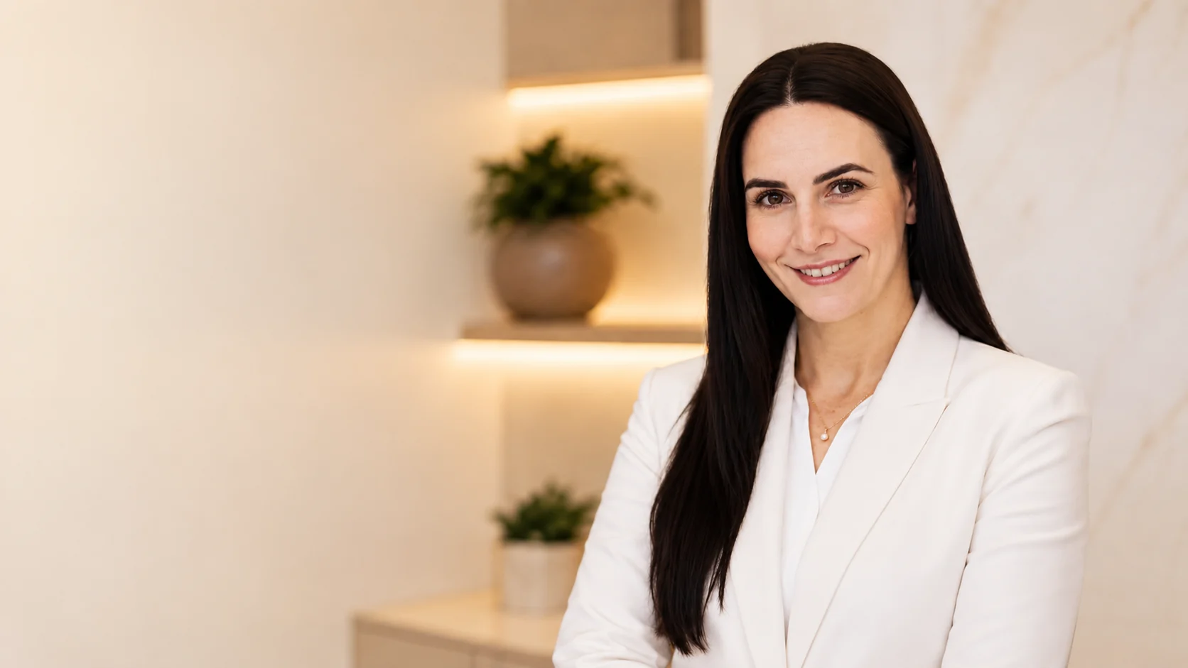 Dra. Eliana Molina em seu consultório